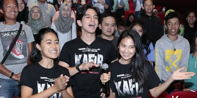 Para Pemain Senang Fans Sampai Nonton Film 'KAFIR' Lebih Dari Sekali Para Pemain Senang Fans Sampai Nonton Film 'KAFIR' Lebih Dari Sekali