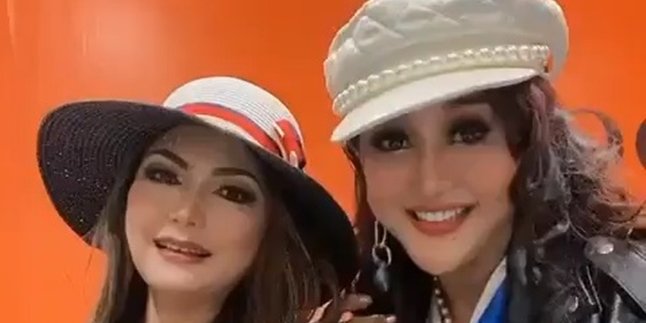 Paramita Rusady and Nia Daniaty Set Aside Their Busyness to Attend Charity Event