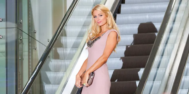 Paris Hilton si Barbie Pink