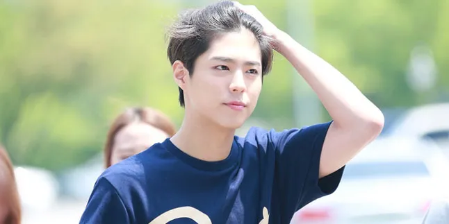 Park Bo Gum Tertangkap Kamera Saat Syuting 'INFINITY CHALLENGE'