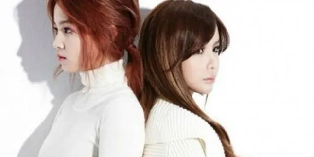 Park Bom & Lee Hi Ungkap Pesan Tulisan Tangan