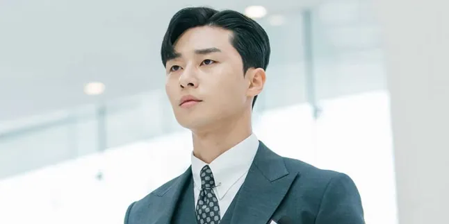 Park Seo Joon Ciptakan Sendiri Gesture Unik Lee Young Joon di 'SECRETARY KIM'