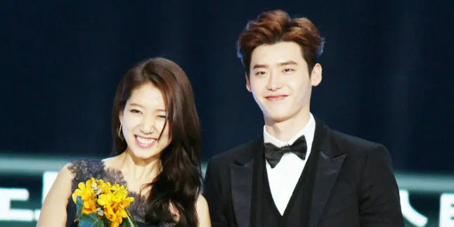 Park Shin Hye & Lee Jong Suk Ketahuan Pakai Barang Kembar