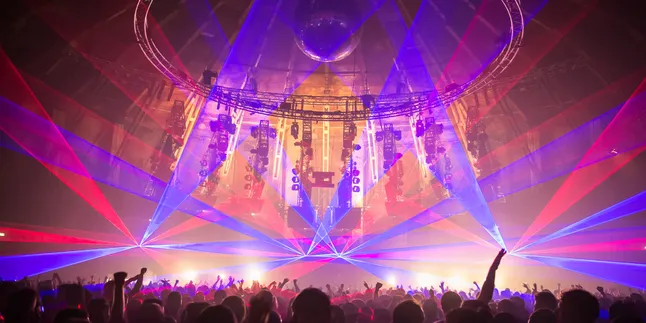 Party Seru Dalam Kubah di “Awakenings Presents Electric Deluxe”