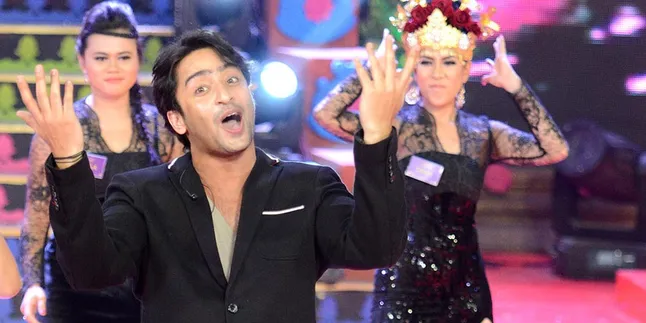 Pasang Senyum Lebar, Shaheer Sheikh Sudah Tak Sedih Lagi?