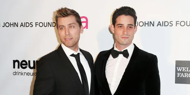 Pasangan Gay Lance Bass - Michael Turching Resmi Tunangan Pasangan Gay Lance Bass - Michael Turching Resmi Tunangan