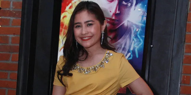 Pasca Bicara Kasar, Prilly Latuconsina Jadi Takut Main Sosmed Pasca Bicara Kasar, Prilly Latuconsina Jadi Takut Main Sosmed