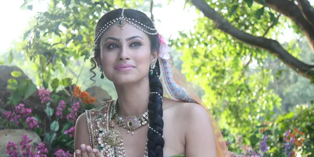Pasca Jadi Dewi Sati, Mouni Roy Bakal Menjelma Jadi 'Naagin' Pasca Jadi Dewi Sati, Mouni Roy Bakal Menjelma Jadi 'Naagin'