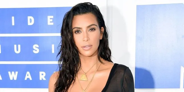 Pasca Kerampokan, Kim Kardashian Bangun Panic Room Seharga 1 M Pasca Kerampokan, Kim Kardashian Bangun Panic Room Seharga 1 M