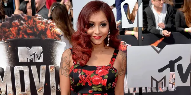 Pasca Lahiran, Snooki Akhirnya Segera Lepas Masa Lajang Pasca Lahiran, Snooki Akhirnya Segera Lepas Masa Lajang