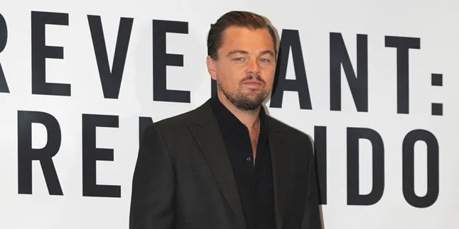 Pasca Menang BAFTA, Leonardo DiCaprio Ajak Ibu Jalan di London Pasca Menang BAFTA, Leonardo DiCaprio Ajak Ibu Jalan di London