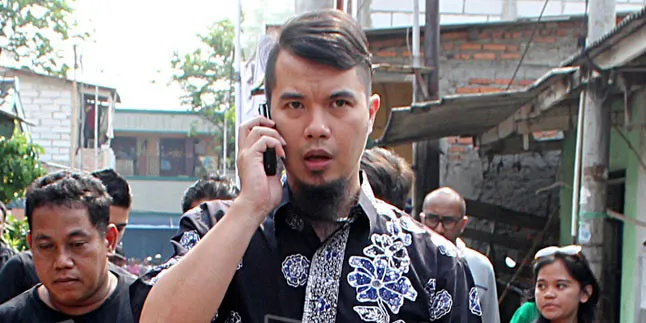 Pastikan Dirawat Dengan Baik, Dhani Jenguk Korban di RS Meilia