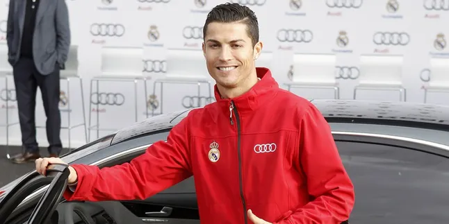 Patung CR7 Tak Mirip dan Tonjolkan Bagian Pribadi, Fans Heboh!