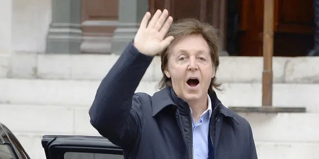 Paul McCartney: Kita Sering Lihat Yang Lebih Buruk Dari Miley Cyrus