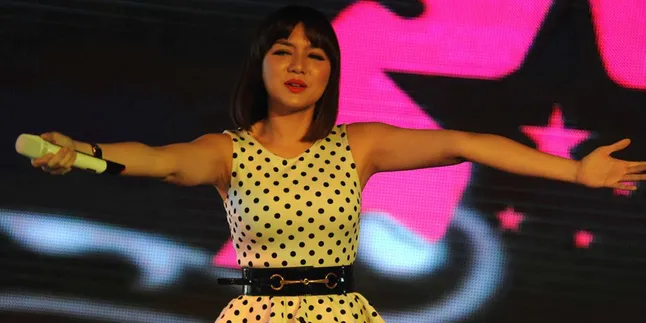 Pecah! Vicky Shu Sukses Hibur Pengunjung Klenteng Kwan Sin Bio