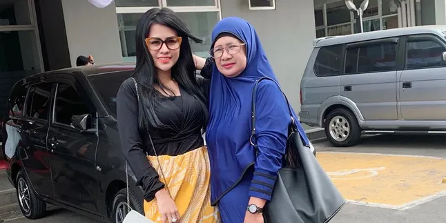 Pedangdut Lia Calia Berkurban Buat Sang Ayah