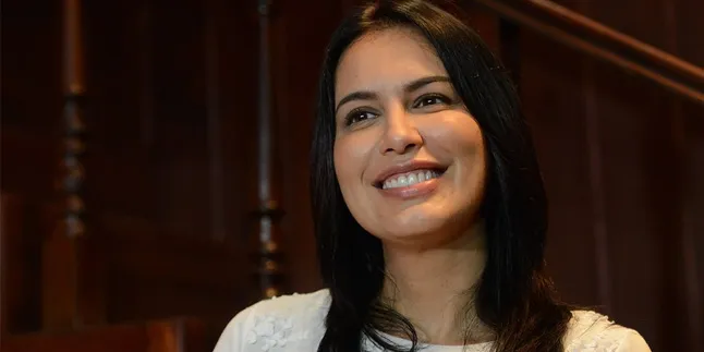 Peduli Pendidikan, Sophia Latjuba Mulai Kuliah Lagi