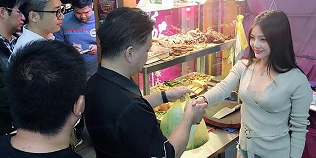 Pekerjakan Model Cantik & Memikat, Warung Makan di Taiwan Jadi Sensasi Internet!