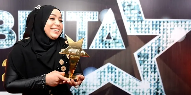 Pelan-Pelan, Muzdalifah Tak Ingin Nikah Tapi Gagal Kembali Pelan-Pelan, Muzdalifah Tak Ingin Nikah Tapi Gagal Kembali