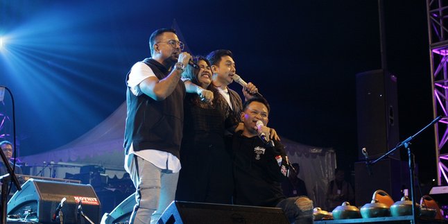 Peluk - Cium Fans, 3 Vokalis Kahitna Bikin Malang Jazz Festival 2018 Panas