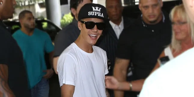 Peluk Mesra Kris Jenner, Justin Bieber Jadi 'Ayah' Kardashian? Peluk Mesra Kris Jenner, Justin Bieber Jadi 'Ayah' Kardashian?