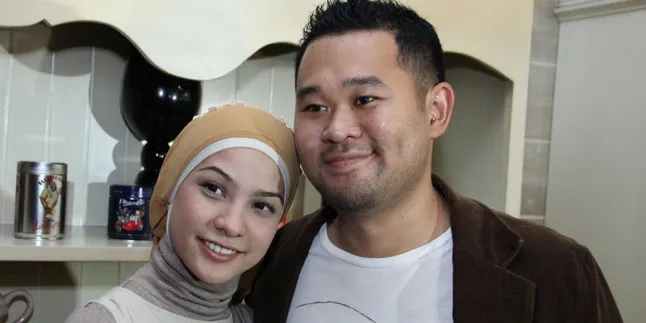 Pembajak Akun FB Rachel Maryam Minta Pin BB Pembajak Akun FB Rachel Maryam Minta Pin BB