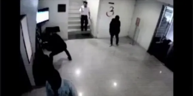 Pemberani! Satpam Ini Membekuk Gerombolan Pencuri Seorang Diri