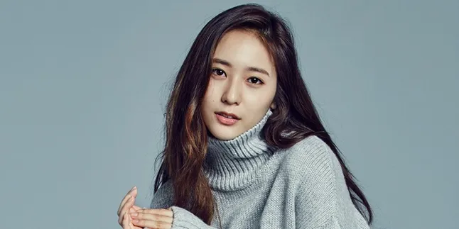 Pemotretan, Krystal Tampil Fresh Cantik Pakai Make-up Simple Warna Cerah!