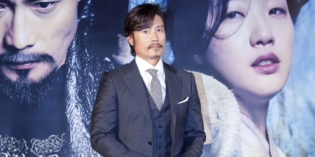 Penampakan Lee Byung Hun Saat Rehaersal di Panggung Oscars 2016 Penampakan Lee Byung Hun Saat Rehaersal di Panggung Oscars 2016