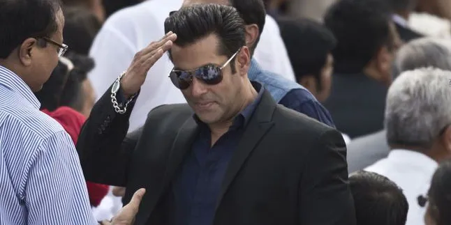 Penampilan Baru Salman Khan Ini Bikin Valentine Day Makin Spesial