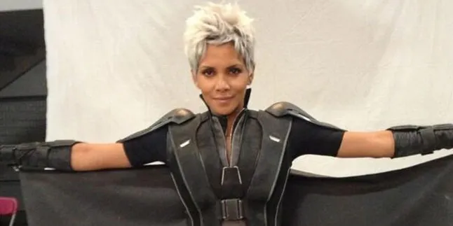 Penampilan Baru Storm di 'X-MEN: DAYS OF FUTURE PAST' Penampilan Baru Storm di 'X-MEN: DAYS OF FUTURE PAST'
