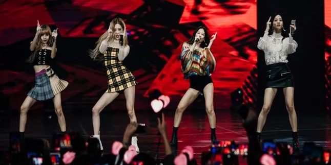 Penampilan BLACKPINK Disambut Histeris Fans