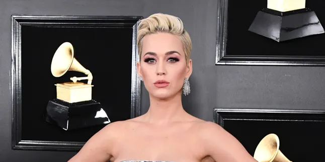 Penampilan Grammy Awards Dibully, Katy Perry 'Cium' Sang Pembuat Meme