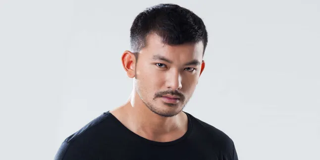 Benci Yang Rumit, Rio Dewanto Suka 'Pasangan' Yang Praktis