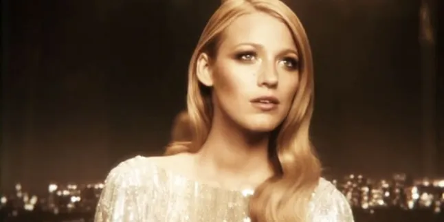 Penampilan Seksi Blake Lively Dalam Iklan Parfum Gucci
