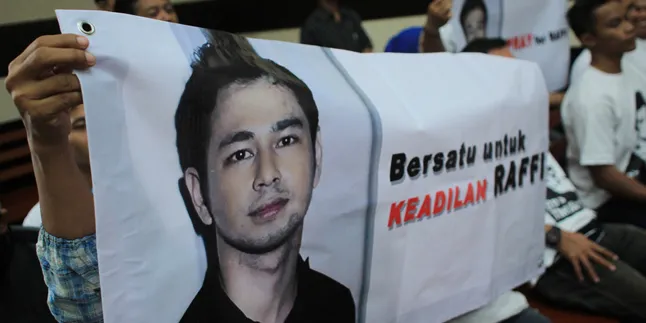 Pendukung Raffi Ahmad Bantah Dibayar