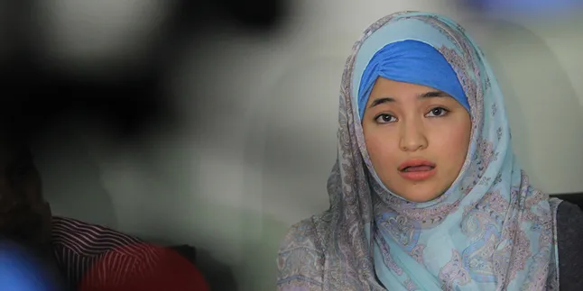 Pengacara Bantah Marshanda Lepas Jilbab