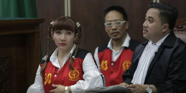 Pengacara Ungkap Hasil Banding Roro Fitria: Sama dengan di Tingkat Pertama Pengacara Ungkap Hasil Banding Roro Fitria: Sama dengan di Tingkat Pertama