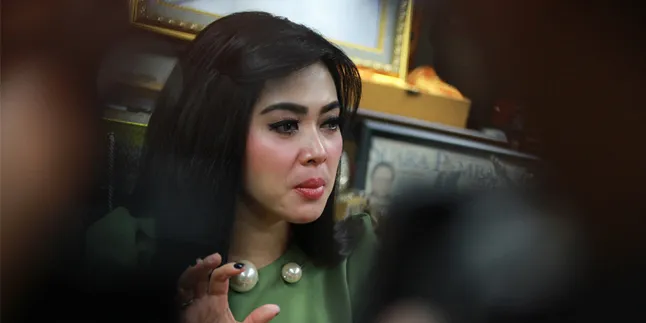 Pengelola Karaoke Nekad Beroperasi Saat Syahrini Sedang Umroh
