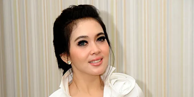 Penghujat dan Pengkritik Syahrini Sejatinya Cinta Tapi Gengsi Penghujat dan Pengkritik Syahrini Sejatinya Cinta Tapi Gengsi