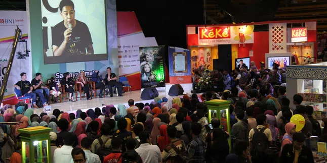 Pengunjung Islamic Book Fair Senang Didatangi Bintang 99 CAHAYA
