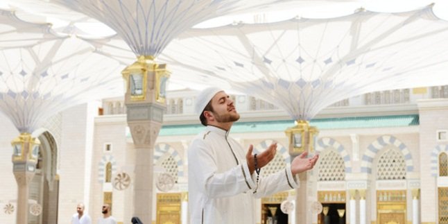 Penjelasan Sifat Sholat Nabi Sebagai Contoh Sholat Umat Islam