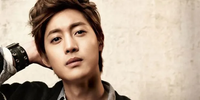 Penjualan Album Jepang Kim Hyun Joong Kalahkan TVXQ - SuJu