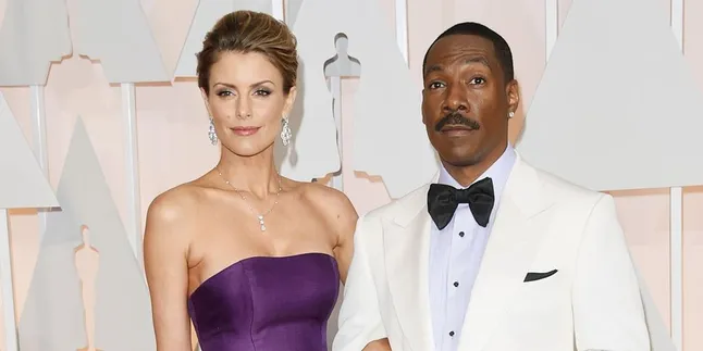 Penuh Bahagia, Eddie Murphy Sambut Anak Ke-10 dari Tunangannya Penuh Bahagia, Eddie Murphy Sambut Anak Ke-10 dari Tunangannya