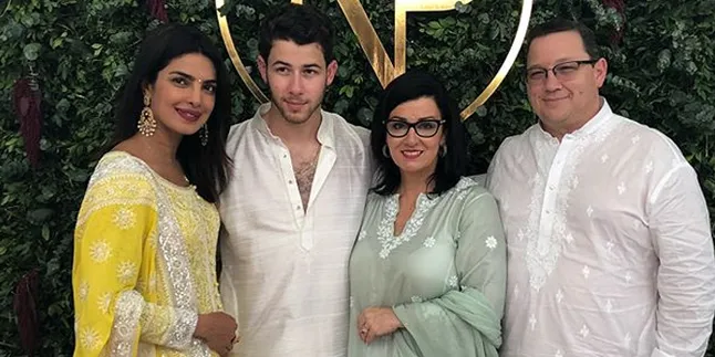 Penuh Cinta, Priyanka Chopra Dapat Kalimat Manis Ini Dari Calon Ibu Mertua