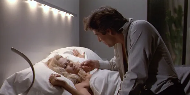 Penuh Kontroversi, 'AMERICAN GIGOLO' Tetap Diangkat Ulang