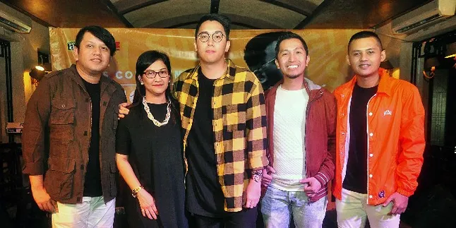 Penyanyi Bersuara Emas Pierre Fitz Gandeng 3 Composer di Single Debutnya