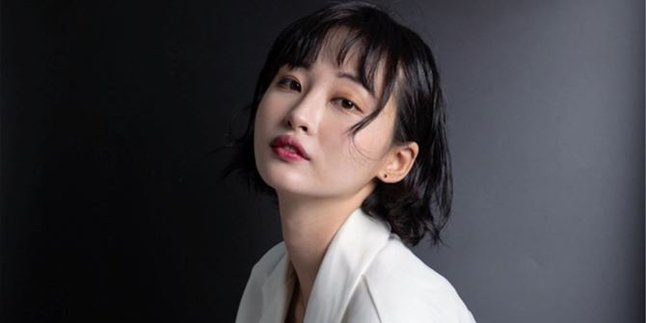 Beautiful Singer Som Hae In Announces She Has Broken Up with Her Girlfriend