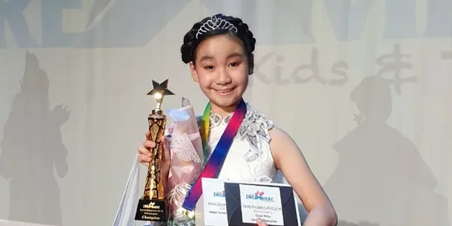 Penyanyi Cilik Indonesia Ini Raih Gelar Internasional di Singapura