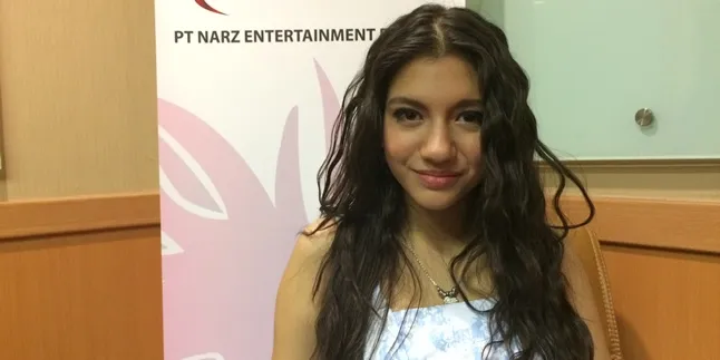 Perankan Meylan, Wajah Bule Cassandra Lee Diubah Jadi Oriental Perankan Meylan, Wajah Bule Cassandra Lee Diubah Jadi Oriental